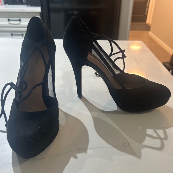 Call it spring heels - Picture 1 of 3